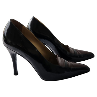 Gianni Versace Pumps/Peeptoes Patent leather in Black