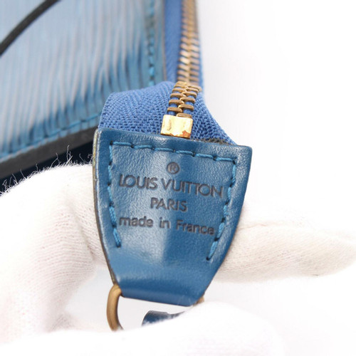 LOUIS VUITTON Femme Pochette Accessoires en Cuir en Bleu