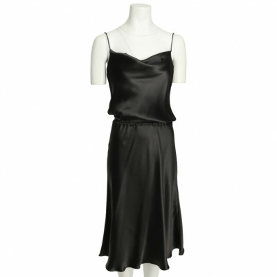Giorgio Armani Kleid aus Seide in Schwarz