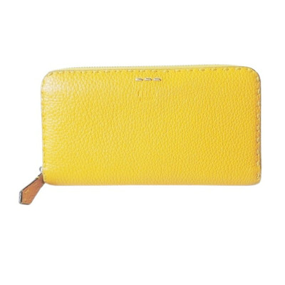 Fendi Täschchen/Portemonnaie aus Leder in Gelb