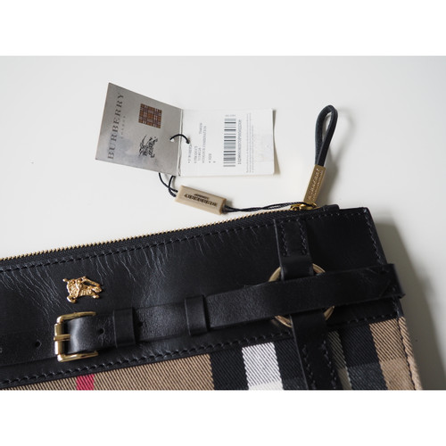 Burberry store prorsum clutch