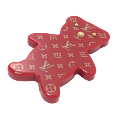 Louis Vuitton Brooch in Red
