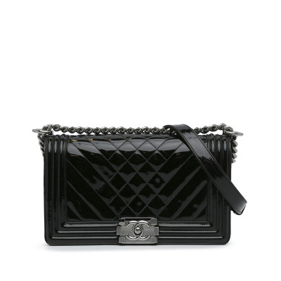 Chanel Shoulder bag Patent leather in Black