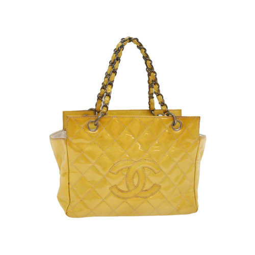 CHANEL Women's Handbag Leather in Yellow