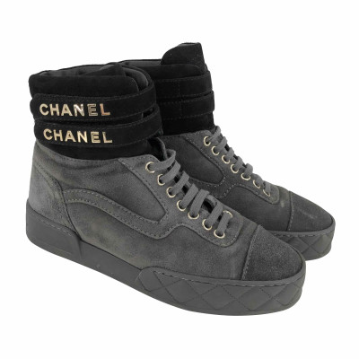 Chanel Trainers Suede in Grey