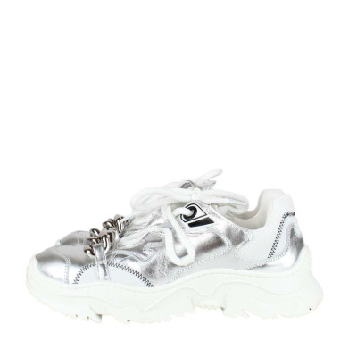 No. 21 Trainers in Silvery