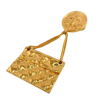 Chanel Matelassée aus Vergoldet in Gold