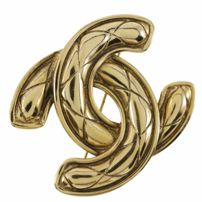 Chanel Brosche aus Vergoldet in Gold