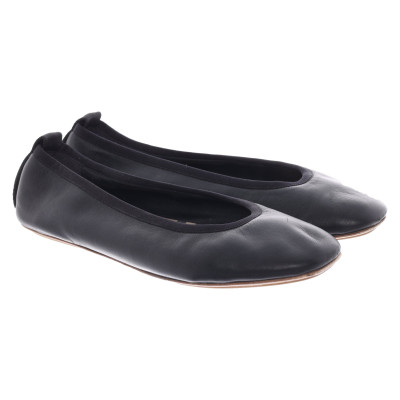 Burberry Slippers/Ballerinas Leather in Black