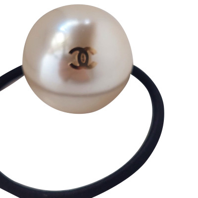 Chanel Accessoria per capelli in Perle in Crema