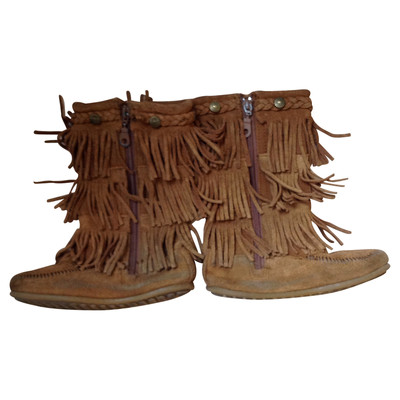 Minnetonka Frill boots