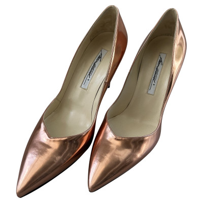 Brian Atwood Pumps/Peeptoes aus Leder in Gold