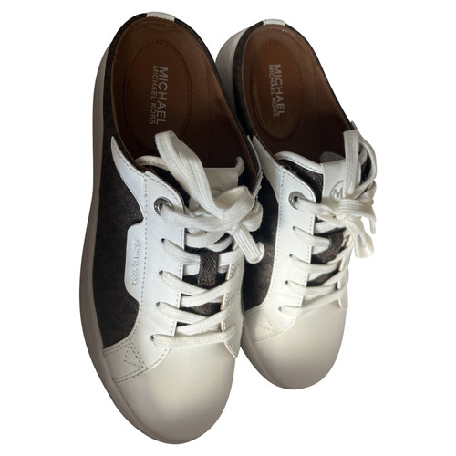 Top 65+ imagen white michael kors shoes -