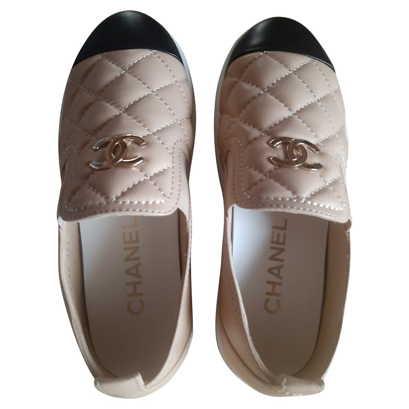 Chanel discount women's slippers