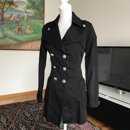 GUESS Damen Jacke/Mantel aus Baumwolle in Schwarz Größe: XS