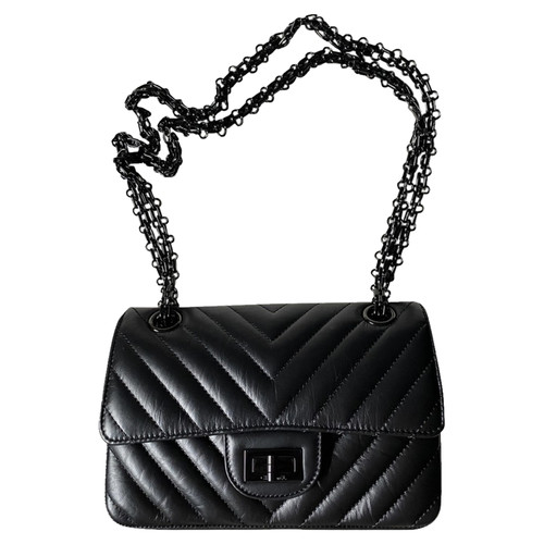 CHANEL Femme Chevron Flap Bag en Cuir en Noir | Seconde Main