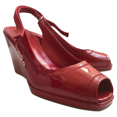LOUIS VUITTON Women's Pumps/Peeptoes Patent leather in Red