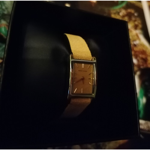 REBECCA MINKOFF Damen Armbanduhr aus Wildleder in Ocker