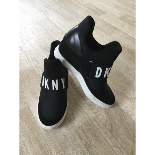 DKNY Dames Sneakers in Schwarz in Maat: US 4,5 | Tweedehands