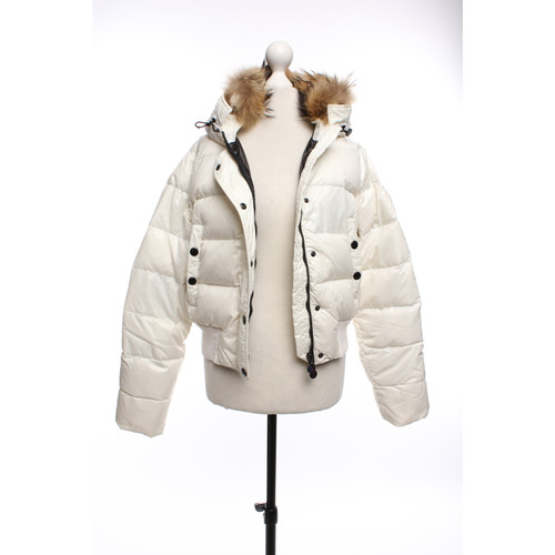 MONCLER Women's Jacke/Mantel in Creme Size: S | Second Hand