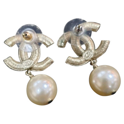Chanel Boucle d'oreille en Perles en Blanc