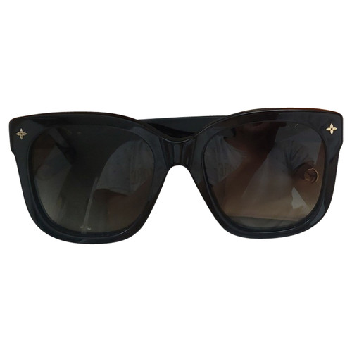 LOUIS VUITTON Women's Sunglasses in Black