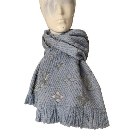 Louis Vuitton Scarves Beige Wool ref.228183 - Joli Closet