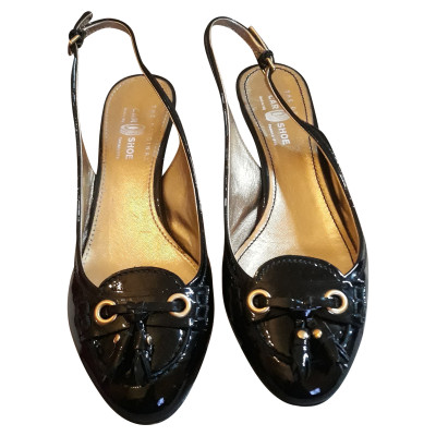 Carshoe Pumps/Peeptoes Patent leather in Black