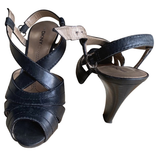 DKNY Damen Sandalen aus Leder in Schwarz Größe: US 8,5