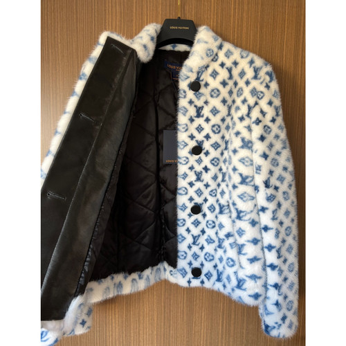 LOUIS VUITTON Women's Jacket/Coat Fur in White Size: DE 34