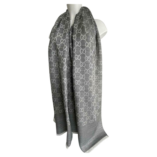 GUCCI Women's Schal/Tuch aus Seide in Grau | Second Hand