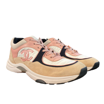 Chanel Trainers Suede in Pink