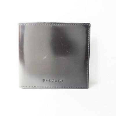 Bulgari Täschchen/Portemonnaie aus Lackleder in Schwarz