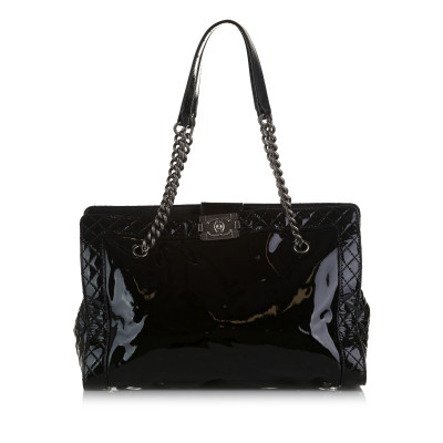 Chanel Tote Bag aus Lackleder in Schwarz