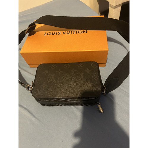 Alpha wearable wallet leather bag Louis Vuitton Black in Leather