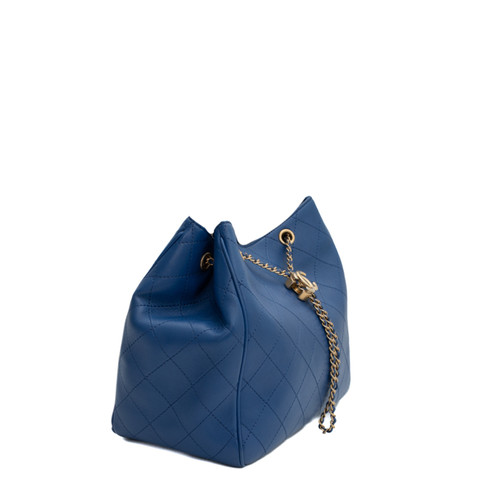 CHANEL Damen Bucket Bag aus Leder in Blau
