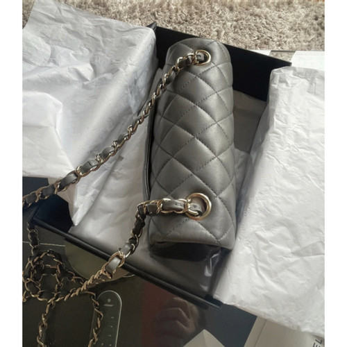 Chanel Handtaschen aus Leder - Grau - 33304617