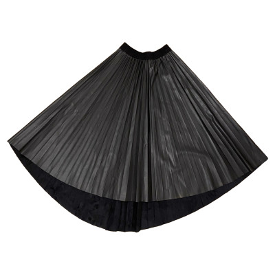 Attic And Barn Skirt in Black
