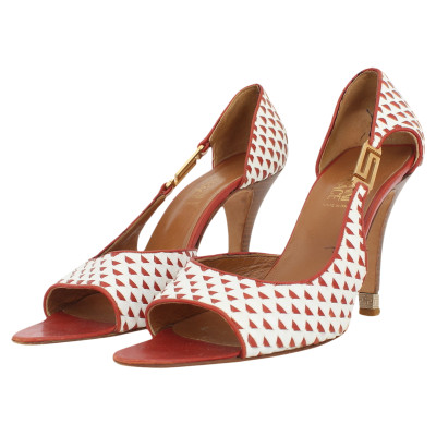Gianni Versace Pumps/Peeptoes Leather in Red