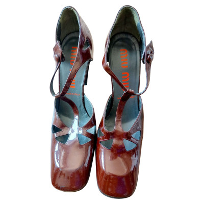 Miu Miu Sandals Patent leather in Brown