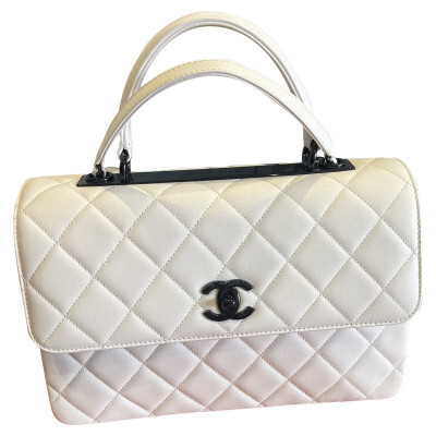 Chanel Top Handle Flap Bag aus Leder in Weiß