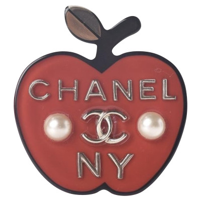 Chanel Brosche in Rot