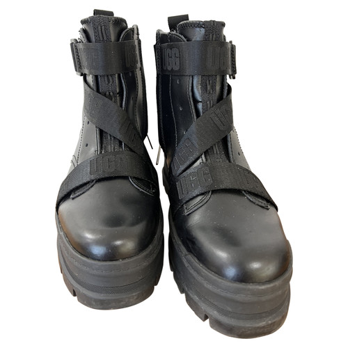 UGG AUSTRALIA Damen Stiefel aus Leder in Schwarz