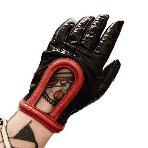 PRADA Damen Handschuhe aus Lackleder in Schwarz