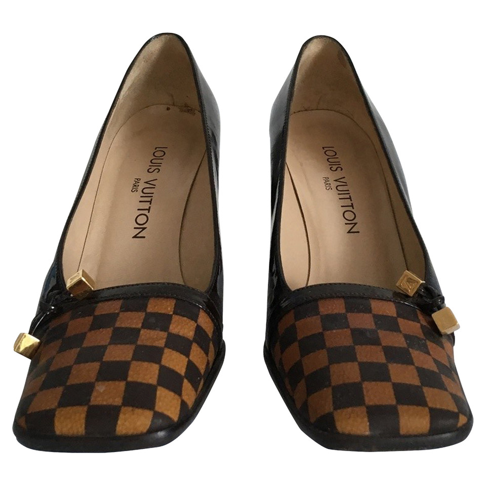 Louis Vuitton Pumps/Peeptoes Patent leather in Brown
