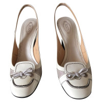 Tod's Pumps/Peeptoes in Creme