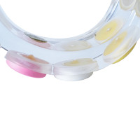 Chanel Armreif aus Acrylglas mit Spielknöpfen