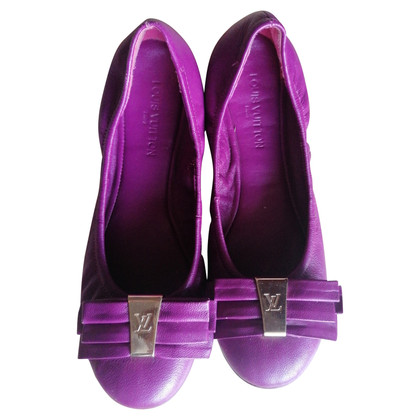 Louis Vuitton Slipper/Ballerinas aus Leder in Violett