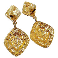 Chanel Earring in Gold