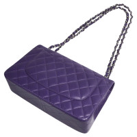 Chanel Classic Flap Bag Jumbo aus Leder in Violett